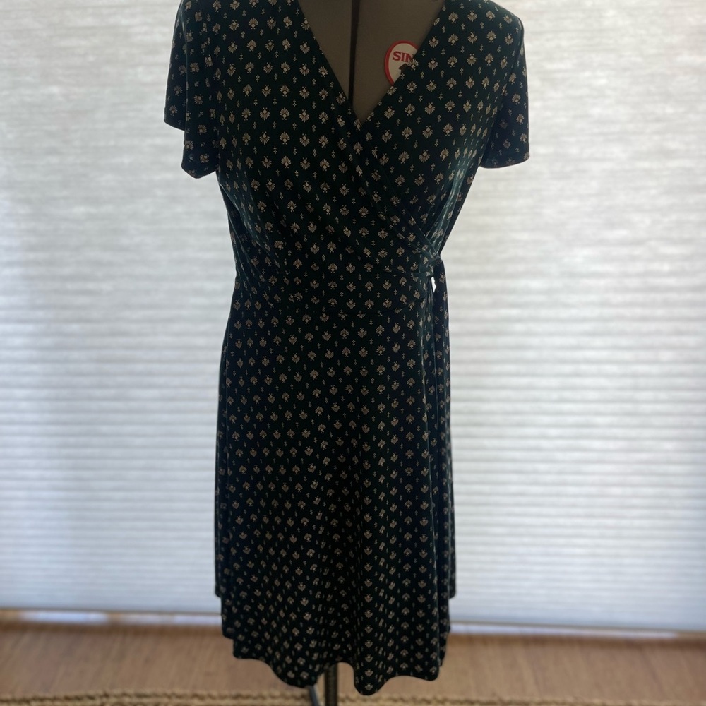 Elegant Green Floral Wrap Dress